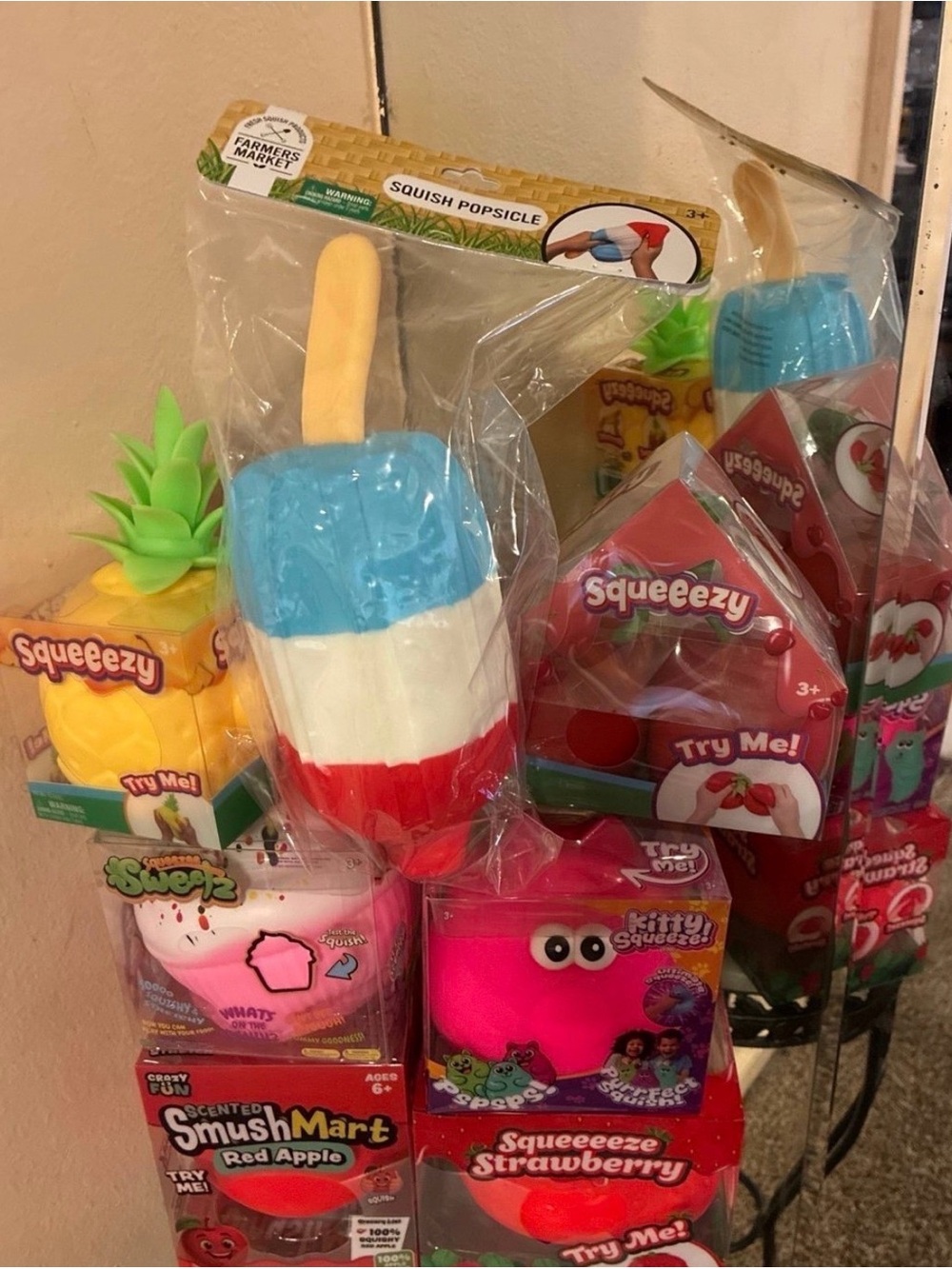 Jumbo Cupcake , Scented Red Apple, Squeeezy Pineapple, Cherry, Kitty Squeeze - Picture 3 of 4